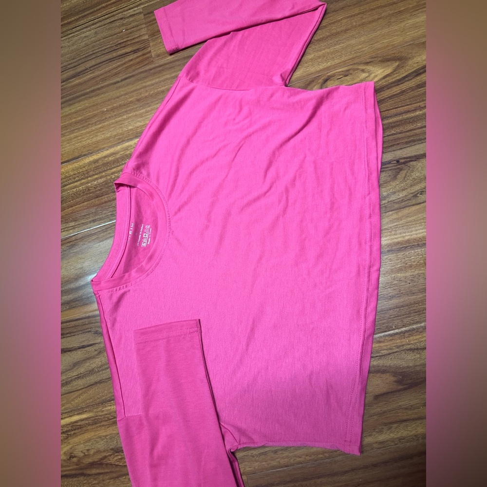 pink long sleeve cropped top